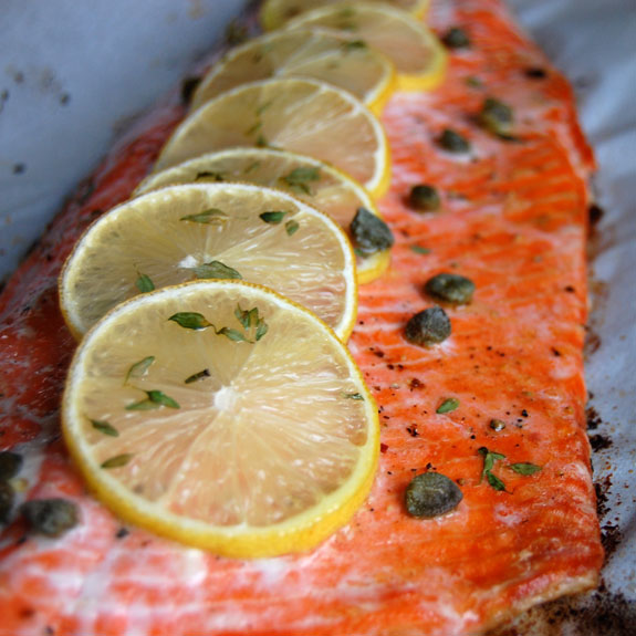 BAKED SALMON WITH LEMON & THYME